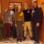 Φωτογραφία του τμήματος της ανωτέρας σχολής κλασικής κιθάρας σε εμφάνιση στο μέγαρο μουσικής της τάξης του Γιώργου Κούτρα